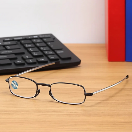 Travel foldable reading glasses with magnafication