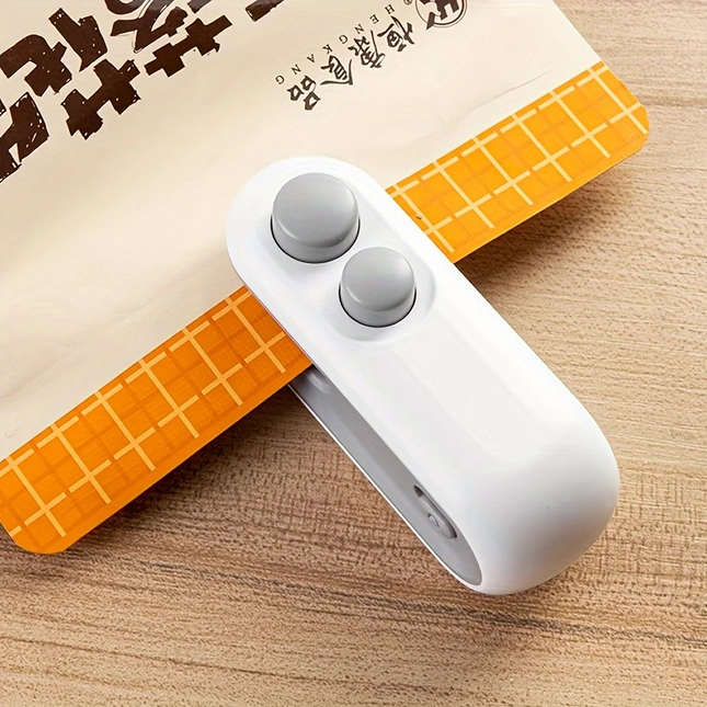 Mini Portable Snack Sealer – USB Rechargeable Handheld Heat Sealer for Plastic Bags